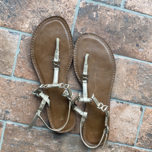 Madeline Stuart Audry thong sandals - Picture 2 of 8